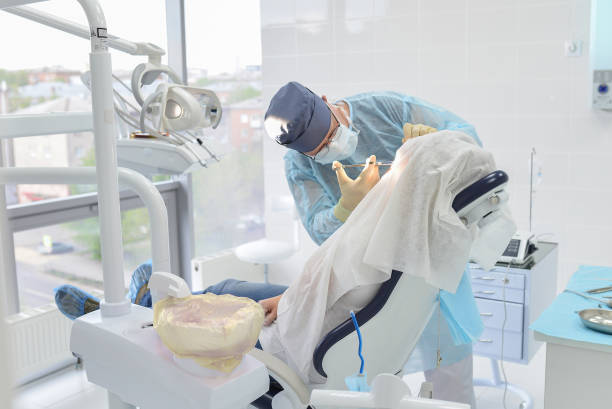 Best Emergency Tooth Extraction in Fish Hawk, FL